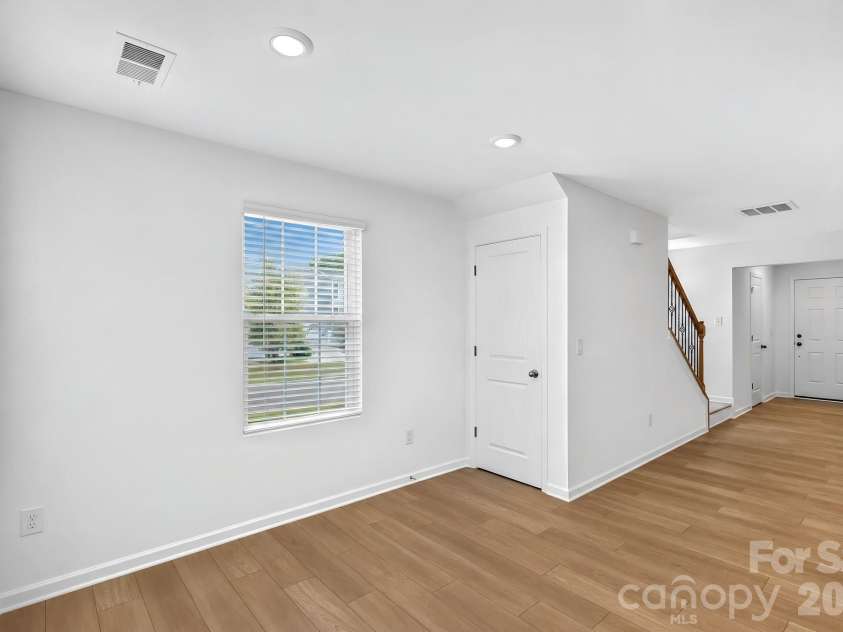 436 Sand Dunes Drive, Kannapolis, NC 28081.  MLS# CAR4405600, YatesRealty ID 38161. 