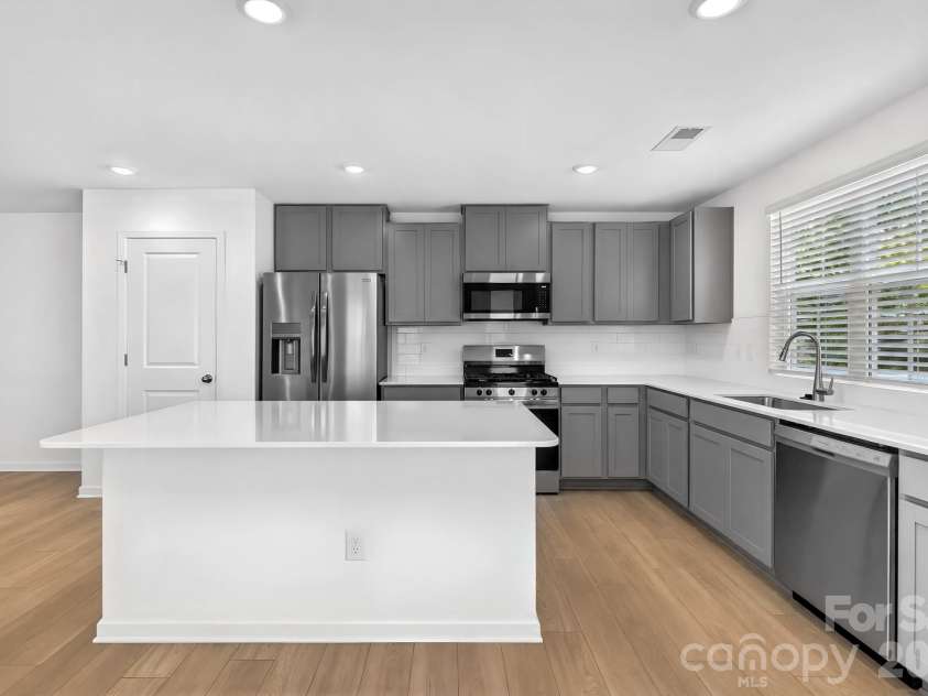 436 Sand Dunes Drive, Kannapolis, NC 28081.  MLS# CAR4405600, YatesRealty ID 38161. 