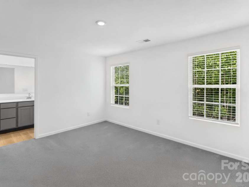 436 Sand Dunes Drive, Kannapolis, NC 28081.  MLS# CAR4405600, YatesRealty ID 38161. 