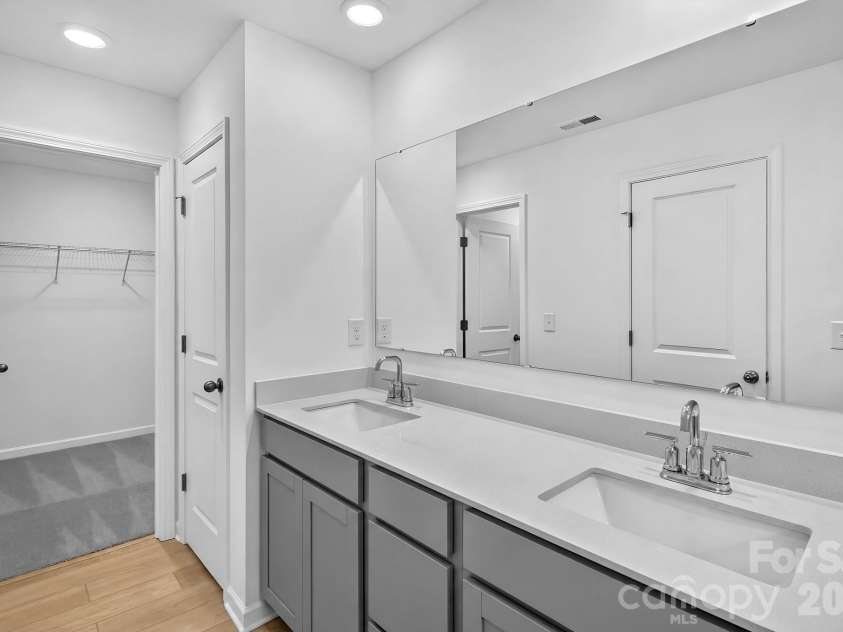 436 Sand Dunes Drive, Kannapolis, NC 28081.  MLS# CAR4405600, YatesRealty ID 38161. 
