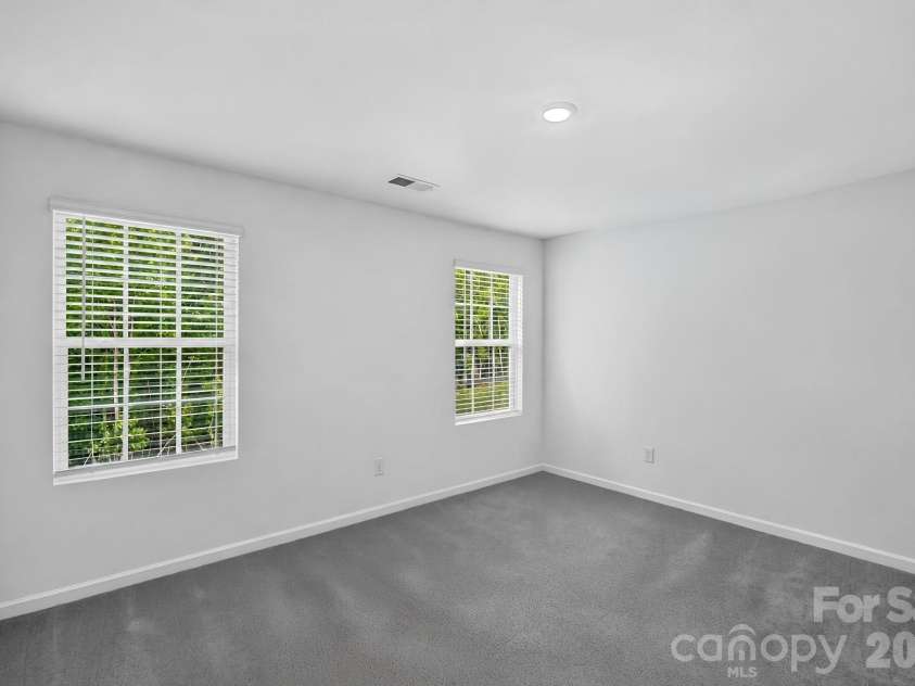 436 Sand Dunes Drive, Kannapolis, NC 28081.  MLS# CAR4405600, YatesRealty ID 38161. 