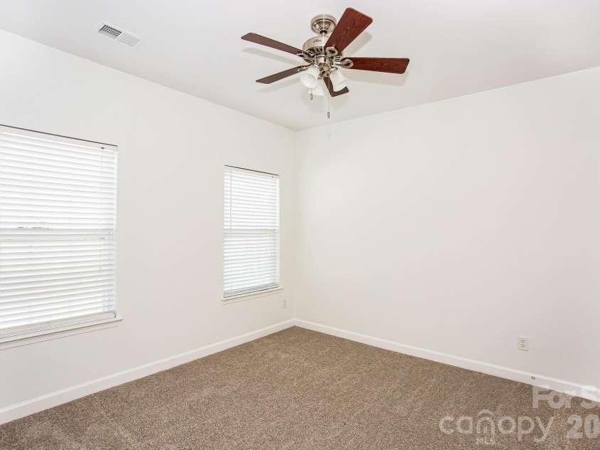 200 Golden Valley Drive, Mooresville, NC 28115.  MLS# CAR4405606, YatesRealty ID 38162. 