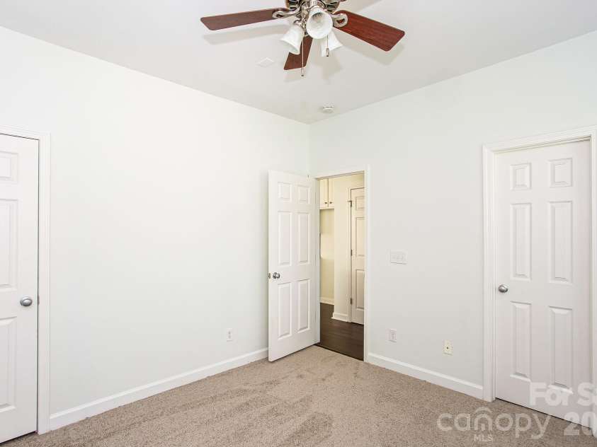 200 Golden Valley Drive, Mooresville, NC 28115.  MLS# CAR4405606, YatesRealty ID 38162. 