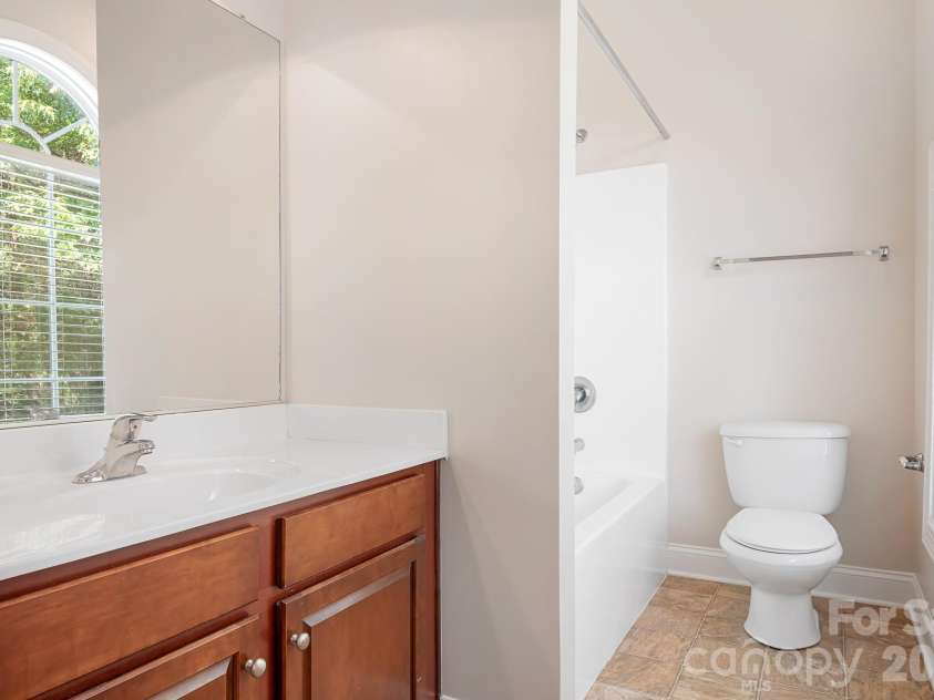 157 Eclipse Way, Mooresville, NC 28117.  MLS# CAR4405597, YatesRealty ID 38166. Ensuite connected to bedroom 2.