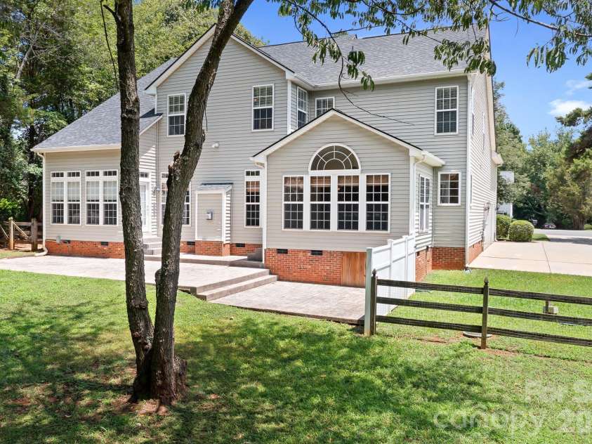 157 Eclipse Way, Mooresville, NC 28117.  MLS# CAR4405597, YatesRealty ID 38166. Plenty of backyard to work with.