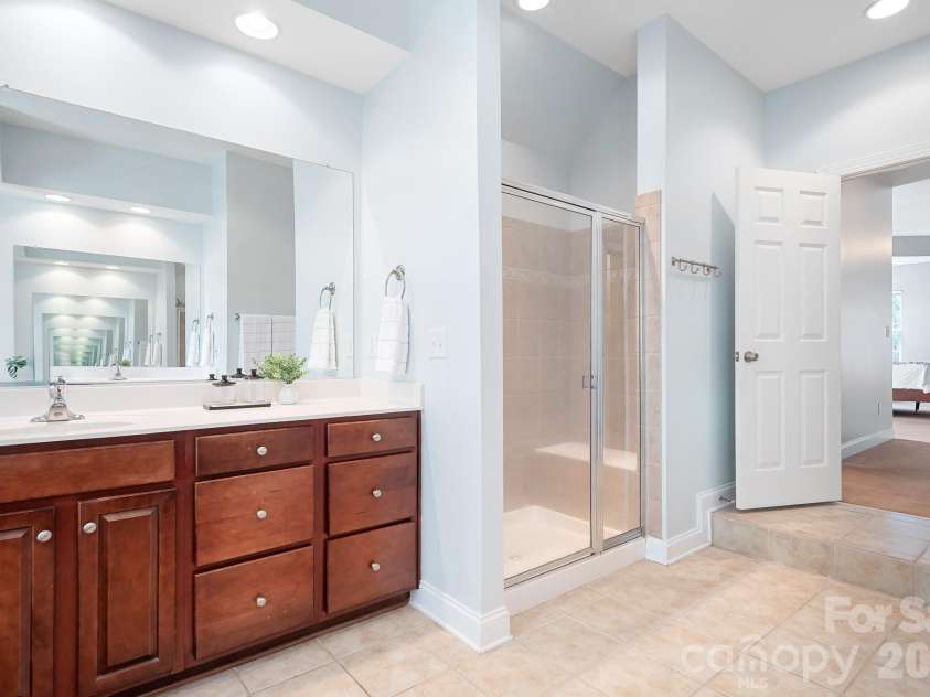 157 Eclipse Way, Mooresville, NC 28117.  MLS# CAR4405597, YatesRealty ID 38166. Separate shower and water closet