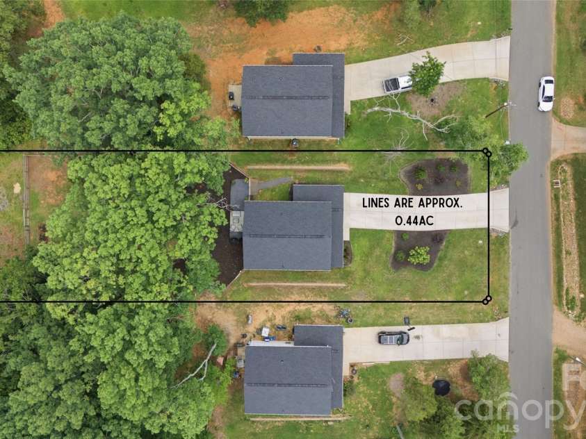 4432 Woodwind Street, Charlotte, NC 28213.  MLS# CAR4395436, YatesRealty ID 38167. 
