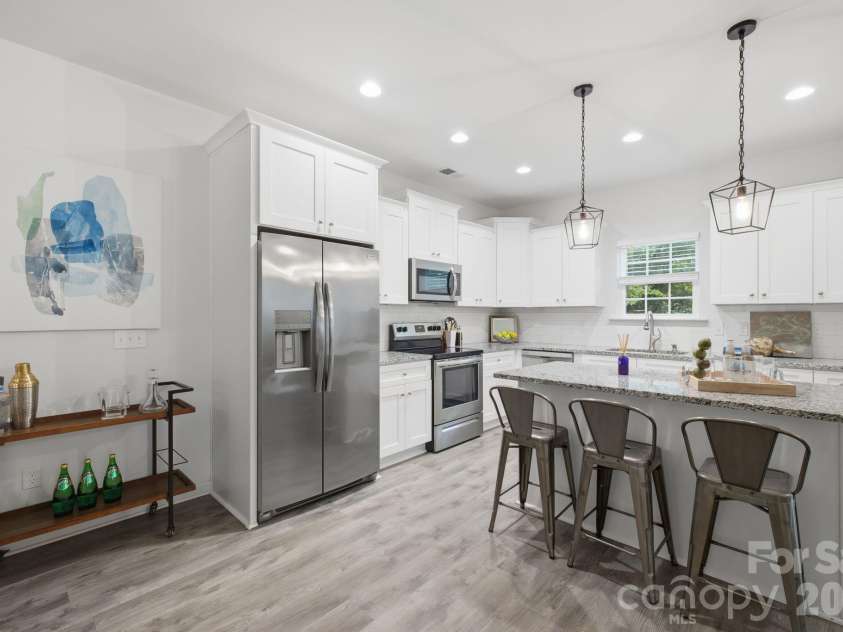 4432 Woodwind Street, Charlotte, NC 28213.  MLS# CAR4432762, YatesRealty ID 38167. Kitchen