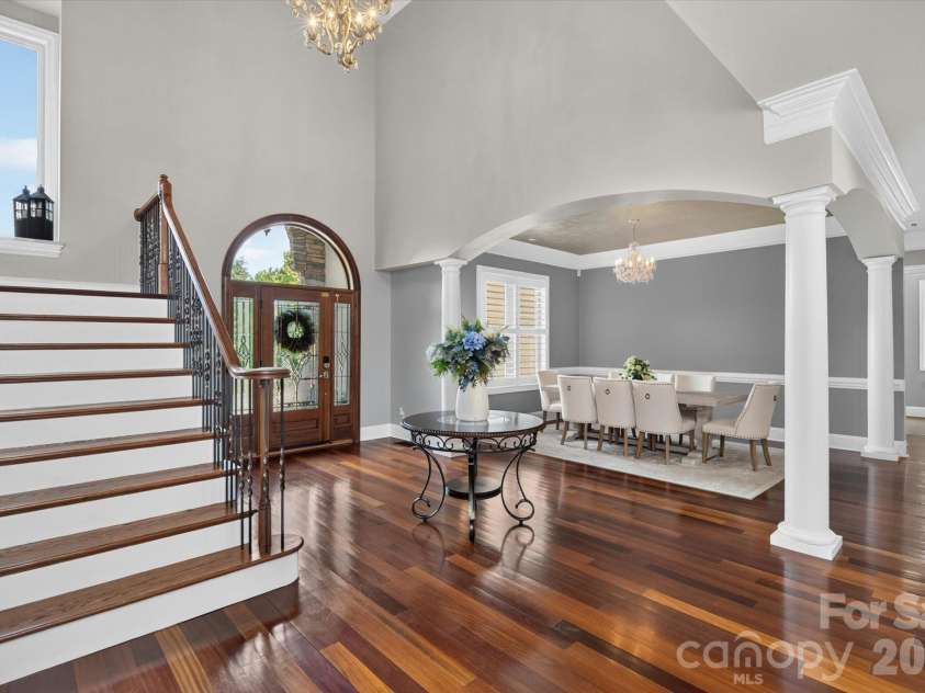 102 Finch Loop, Fort Mill, SC 29715.  MLS# CAR4394123, YatesRealty ID 38168. Entryway/Foyer