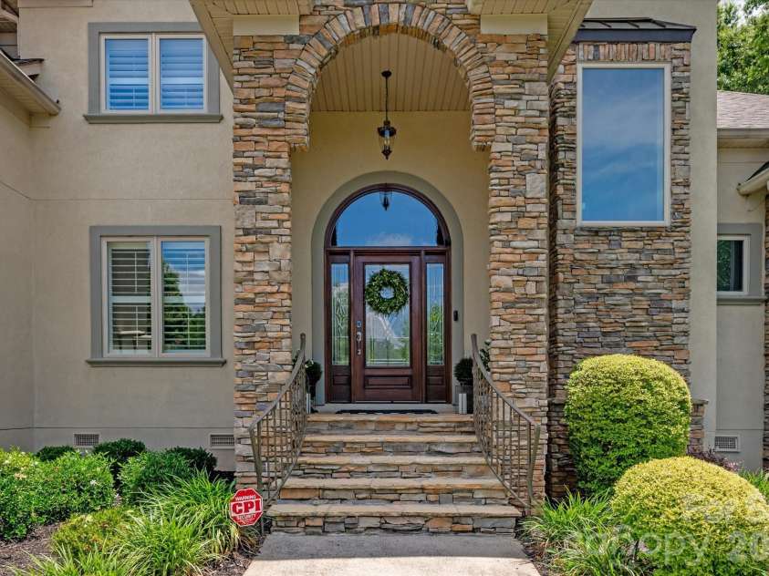 102 Finch Loop, Fort Mill, SC 29715.  MLS# CAR4394123, YatesRealty ID 38168. Front of Home