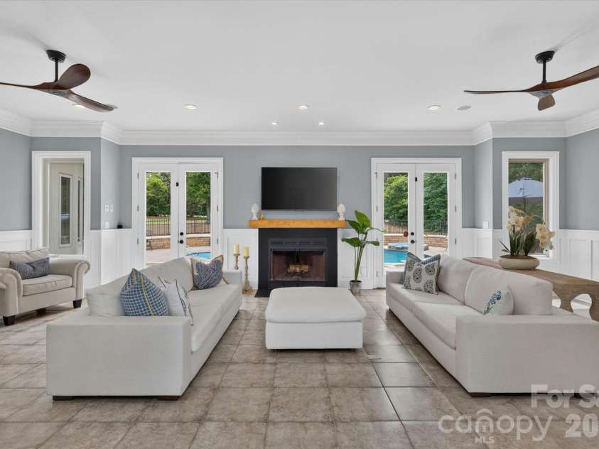 102 Finch Loop, Fort Mill, SC 29715.  MLS# CAR4394123, YatesRealty ID 38168. Great Room