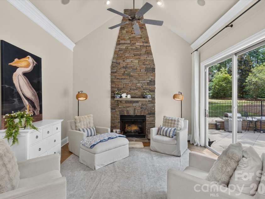 102 Finch Loop, Fort Mill, SC 29715.  MLS# CAR4394123, YatesRealty ID 38168. Keeping Room