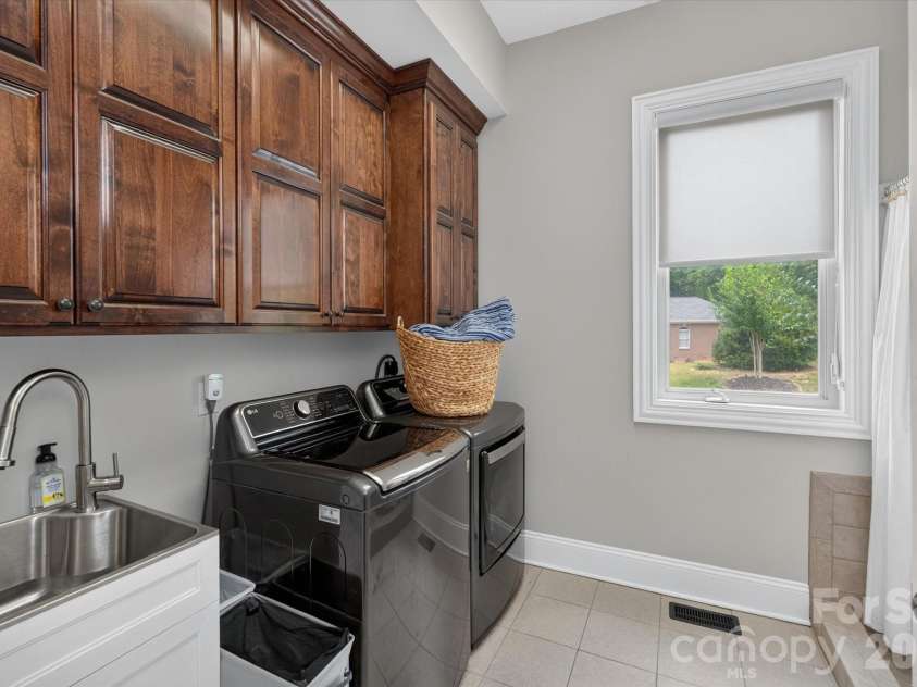 102 Finch Loop, Fort Mill, SC 29715.  MLS# CAR4394123, YatesRealty ID 38168. Laundry Room
