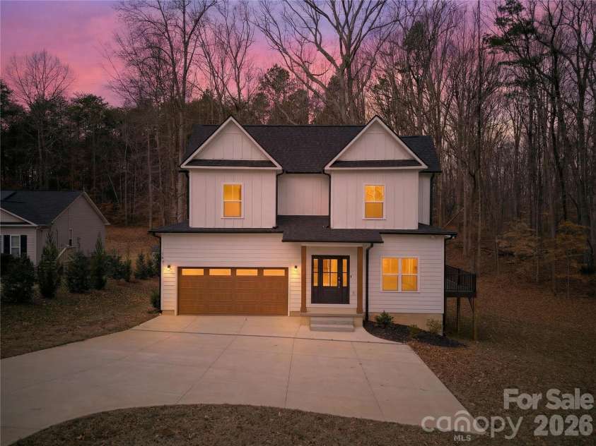 140 Meadowfall Lane, Troutman, NC 28166.  MLS# CAR4340538, YatesRealty ID 3817. 