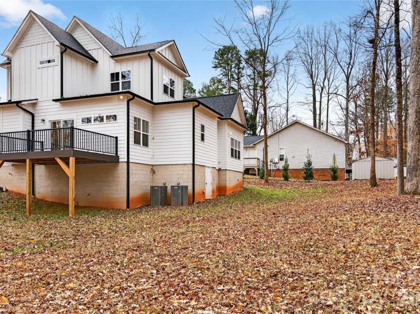 140 Meadowfall Lane, Troutman, NC 28166.  MLS# CAR4340538, YatesRealty ID 3817. 