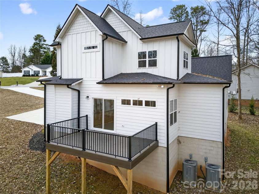 140 Meadowfall Lane, Troutman, NC 28166.  MLS# CAR4340538, YatesRealty ID 3817. 