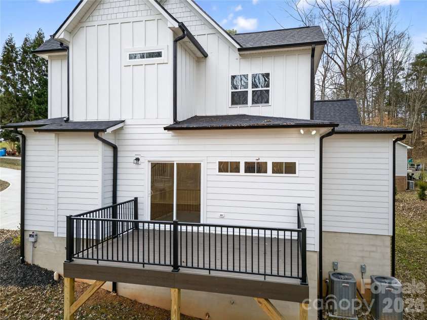 140 Meadowfall Lane, Troutman, NC 28166.  MLS# CAR4340538, YatesRealty ID 3817. 