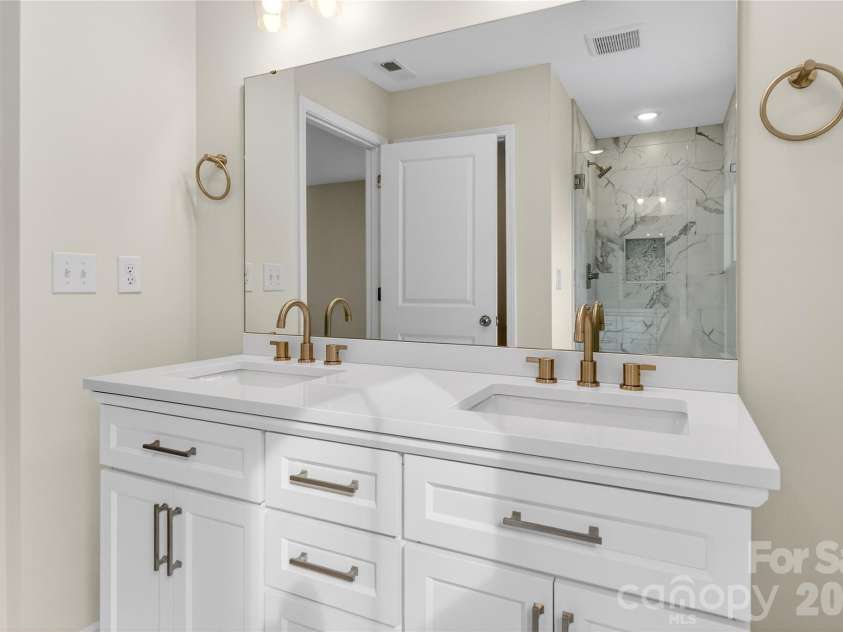 140 Meadowfall Lane, Troutman, NC 28166.  MLS# CAR4340538, YatesRealty ID 3817. 