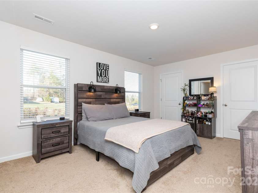 39 Benedict Lane, Weaverville, NC 28787.  MLS# CAR4208011, YatesRealty ID 3817. Primary Bedroom