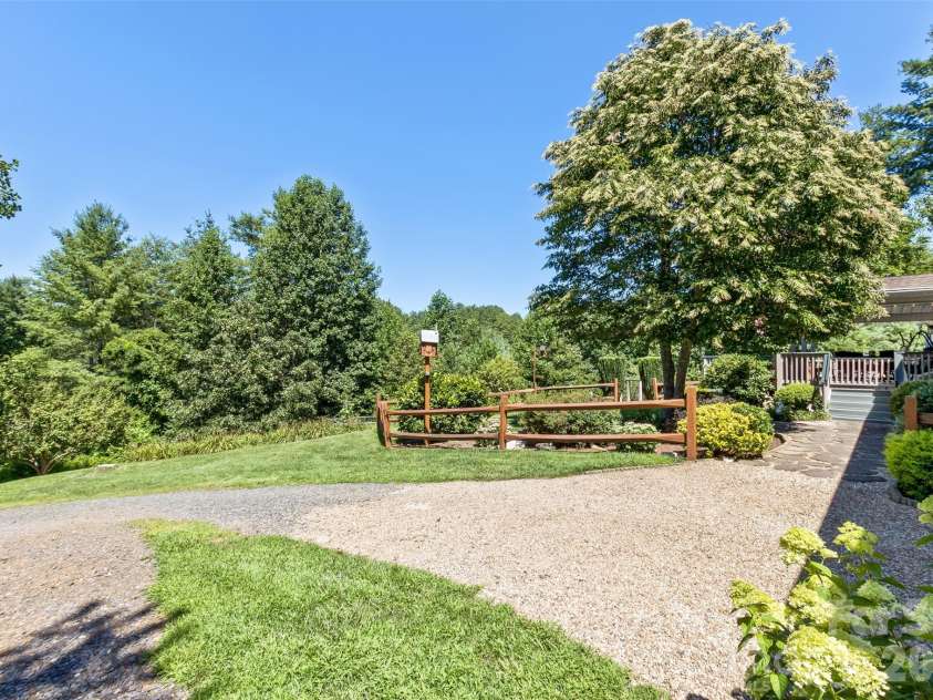 185 Trout Water Circle, Burnsville, NC 28714.  MLS# CAR4399821, YatesRealty ID 38170. 