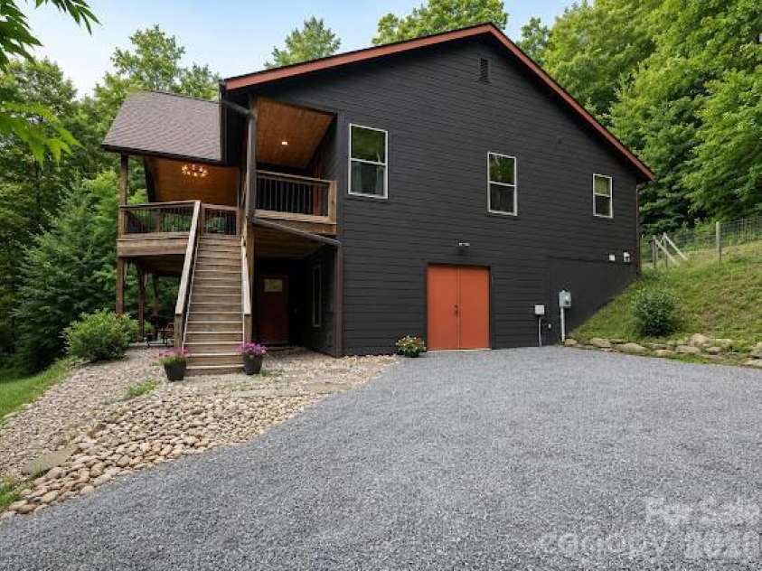 77 E Lake Dr East Lake Drive, Fairview, NC 28730.  MLS# CAR4405449, YatesRealty ID 38171. 