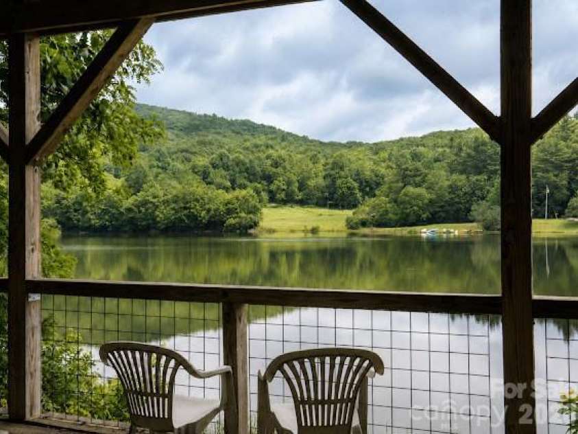 77 E Lake Dr East Lake Drive, Fairview, NC 28730.  MLS# CAR4405449, YatesRealty ID 38171. 