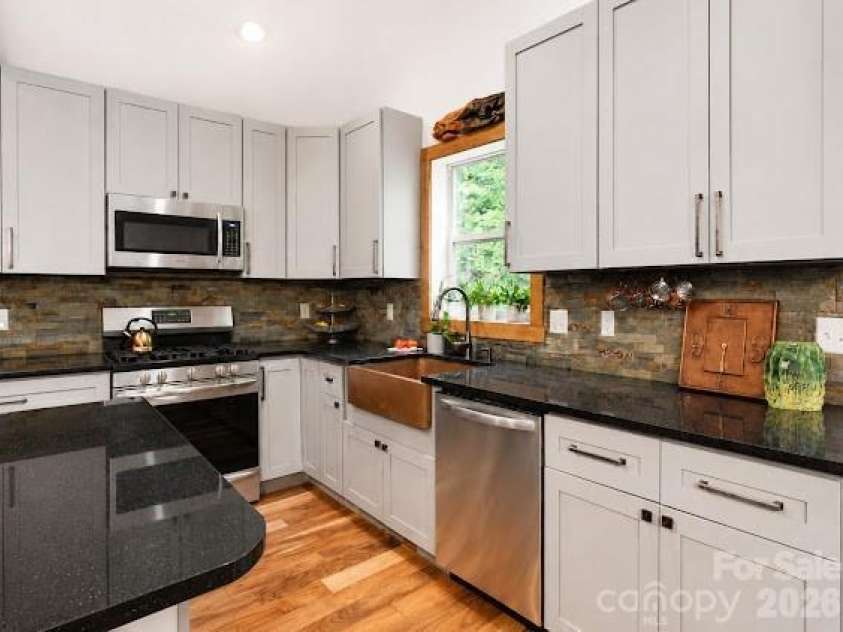 77 E Lake Dr East Lake Drive, Fairview, NC 28730.  MLS# CAR4405449, YatesRealty ID 38171. 