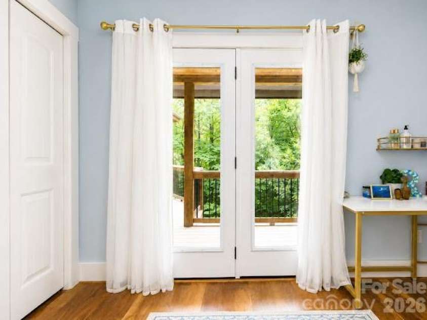 77 E Lake Dr East Lake Drive, Fairview, NC 28730.  MLS# CAR4405449, YatesRealty ID 38171. 