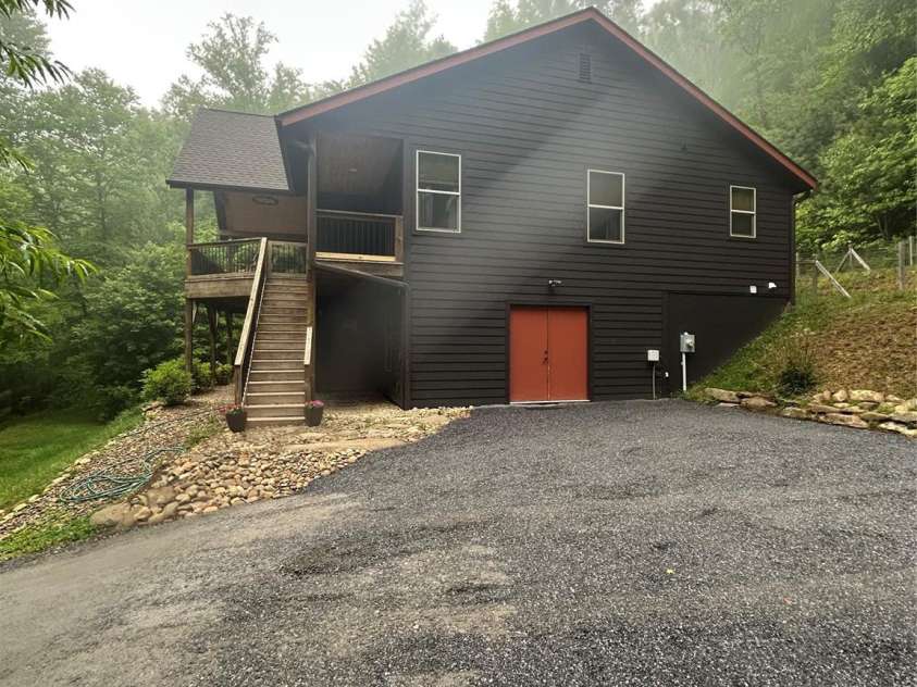 77 E Lake Dr East Lake Drive, Fairview, NC 28730.  MLS# CAR4405449, YatesRealty ID 38171. 