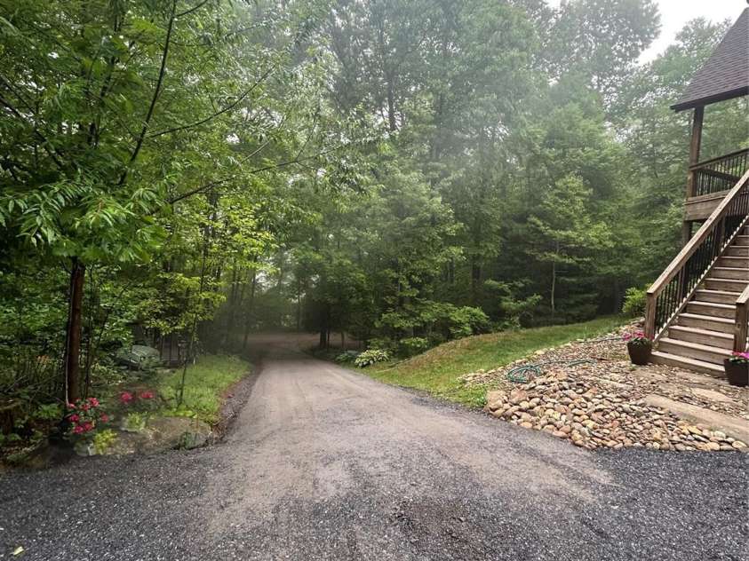 77 E Lake Dr East Lake Drive, Fairview, NC 28730.  MLS# CAR4405449, YatesRealty ID 38171. 