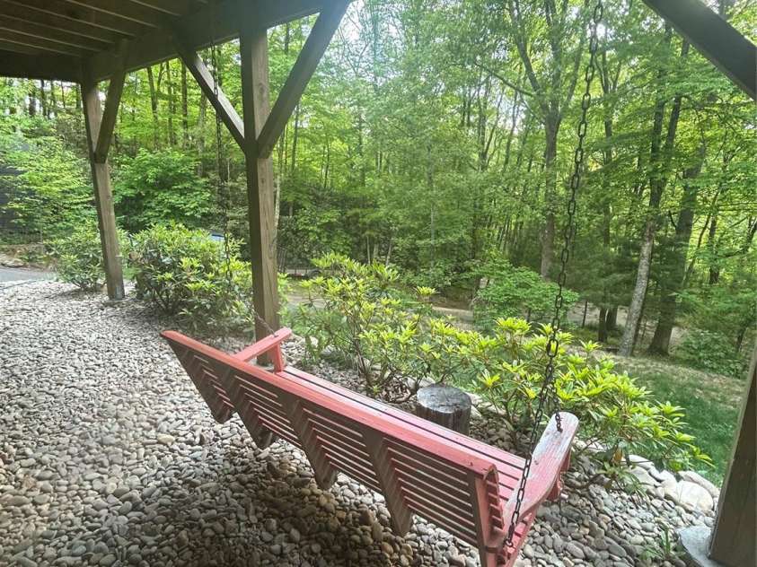 77 E Lake Dr East Lake Drive, Fairview, NC 28730.  MLS# CAR4405449, YatesRealty ID 38171. 