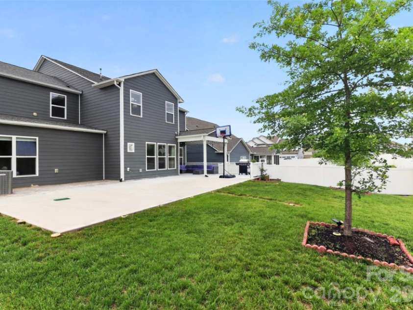 4011 Spring Garden Street, Fort Mill, SC 29715.  MLS# CAR4390724, YatesRealty ID 38172. 