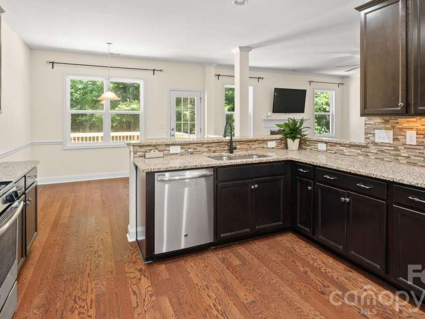 436 Longhorn Drive, Rock Hill, SC 29732.  MLS# CAR4383587, YatesRealty ID 38173. Kitchen 12x13