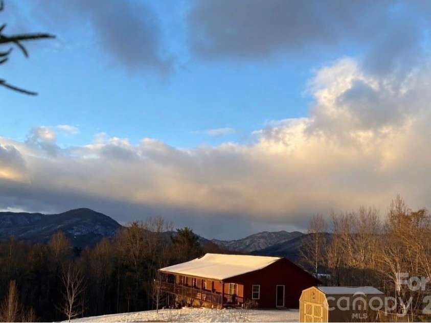 3430 Tranquil Hills Drive, Lenoir, NC 28645.  MLS# CAR4402608, YatesRealty ID 38174. 10x20 Outbuilding