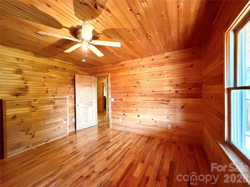 3430 Tranquil Hills Drive, Lenoir, NC 28645.  MLS# CAR4402608, YatesRealty ID 38174. Bonus Room