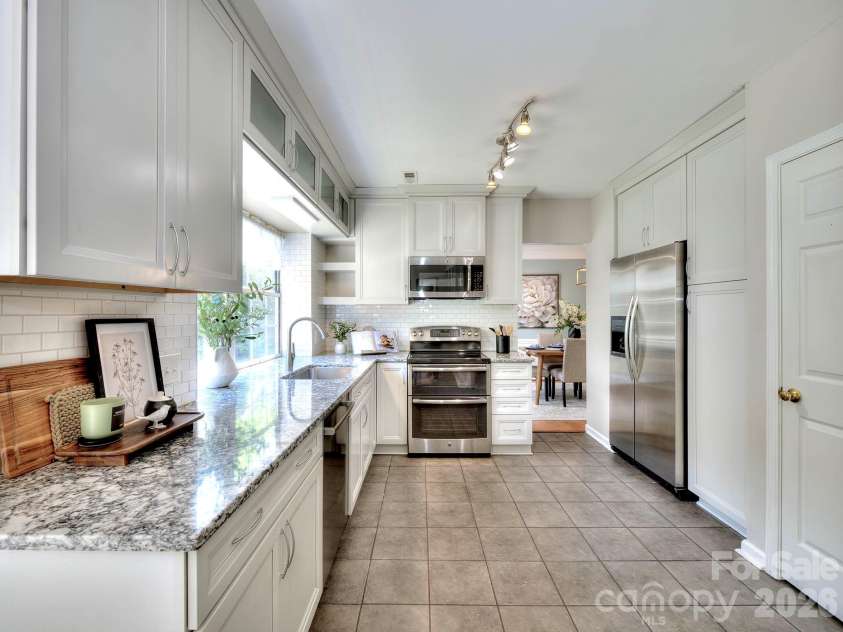 11206 Longhedge Lane, Charlotte, NC 28273.  MLS# CAR4402153, YatesRealty ID 38175. 