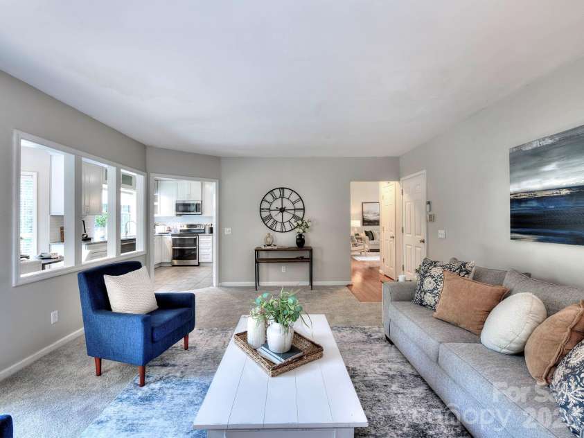 11206 Longhedge Lane, Charlotte, NC 28273.  MLS# CAR4402153, YatesRealty ID 38175. 