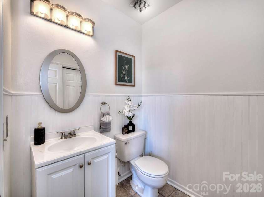 11206 Longhedge Lane, Charlotte, NC 28273.  MLS# CAR4402153, YatesRealty ID 38175. 