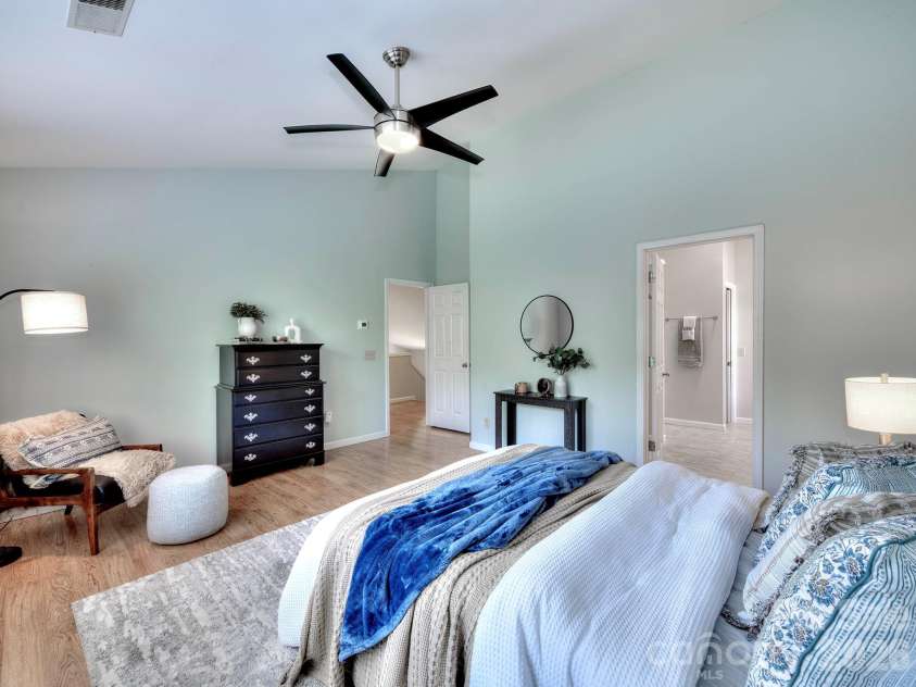 11206 Longhedge Lane, Charlotte, NC 28273.  MLS# CAR4402153, YatesRealty ID 38175. 