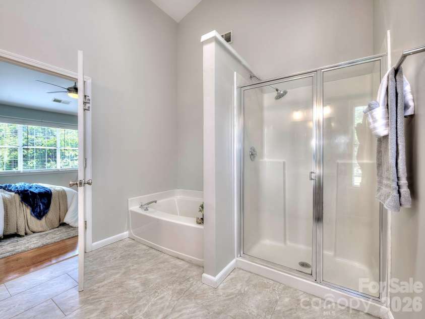 11206 Longhedge Lane, Charlotte, NC 28273.  MLS# CAR4402153, YatesRealty ID 38175. 