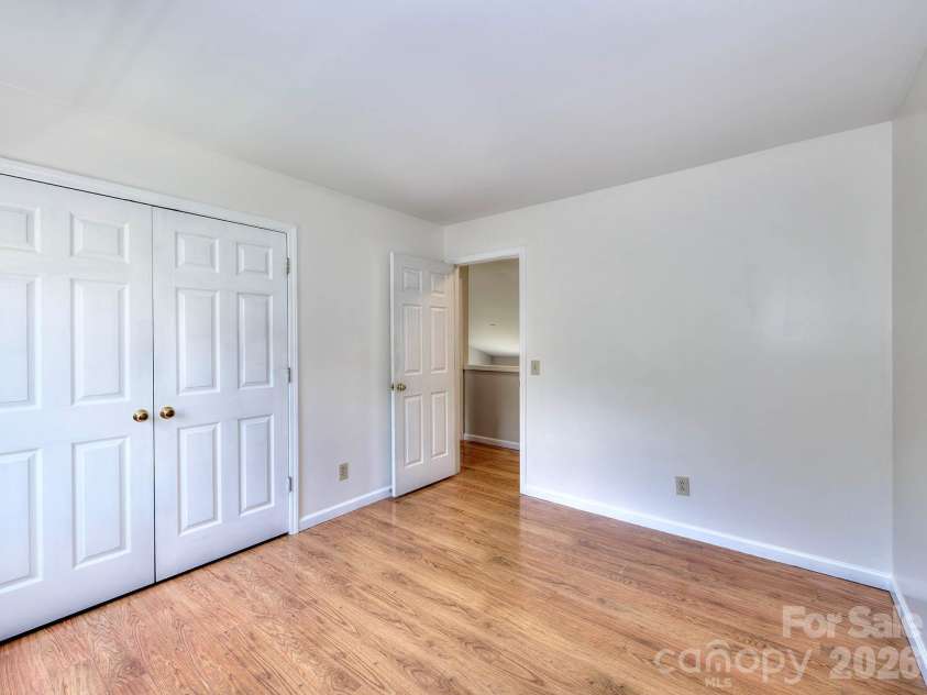 11206 Longhedge Lane, Charlotte, NC 28273.  MLS# CAR4402153, YatesRealty ID 38175. 