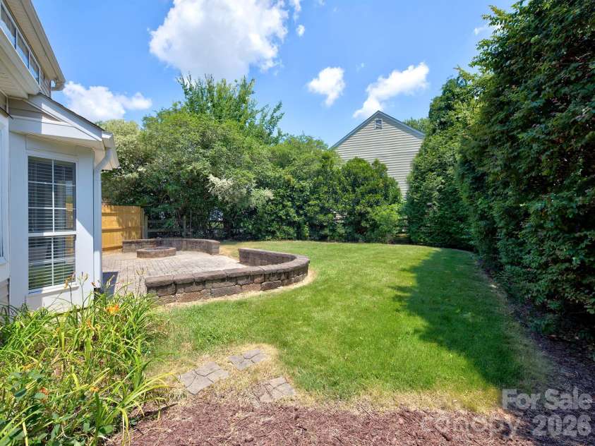 11206 Longhedge Lane, Charlotte, NC 28273.  MLS# CAR4402153, YatesRealty ID 38175. 