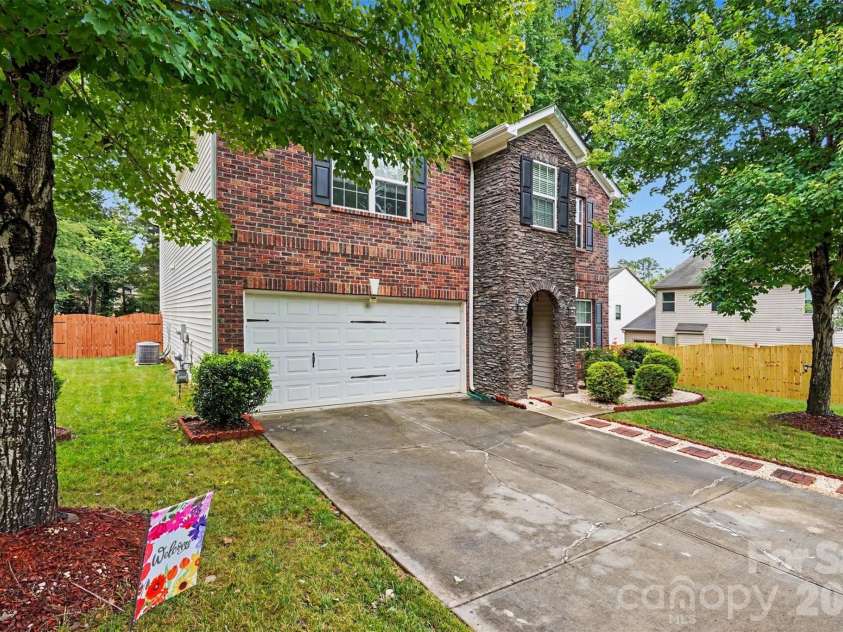 5510 Samuel Neel Road, Charlotte, NC 28278.  MLS# CAR4402149, YatesRealty ID 38176. 