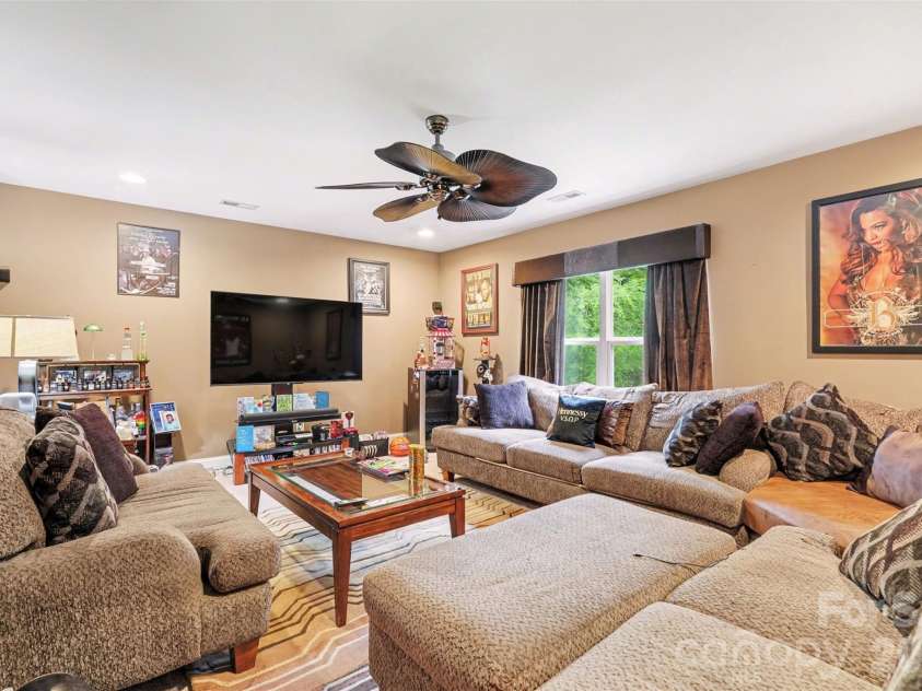 5510 Samuel Neel Road, Charlotte, NC 28278.  MLS# CAR4402149, YatesRealty ID 38176. 