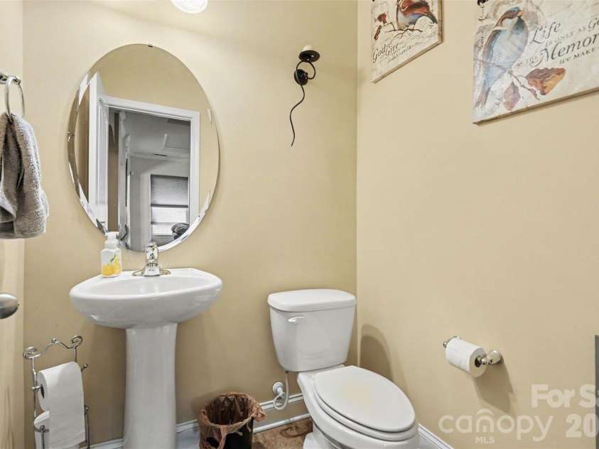 5510 Samuel Neel Road, Charlotte, NC 28278.  MLS# CAR4402149, YatesRealty ID 38176. 
