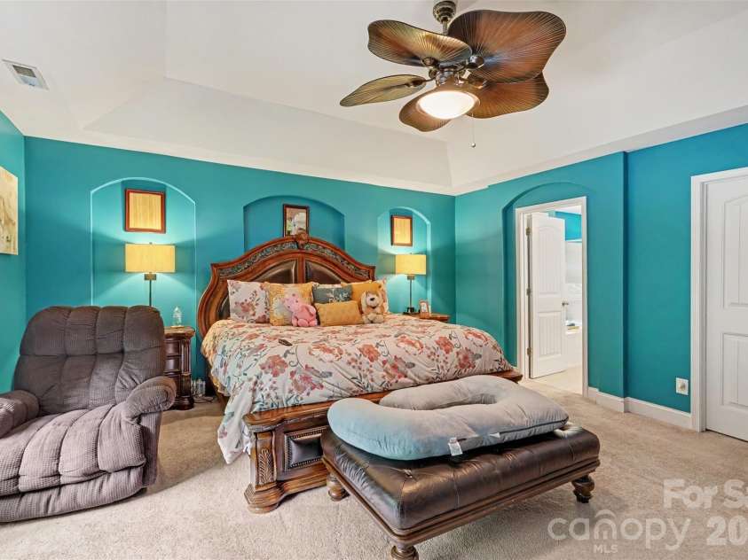 5510 Samuel Neel Road, Charlotte, NC 28278.  MLS# CAR4402149, YatesRealty ID 38176. 