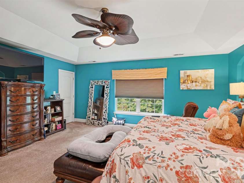 5510 Samuel Neel Road, Charlotte, NC 28278.  MLS# CAR4402149, YatesRealty ID 38176. 