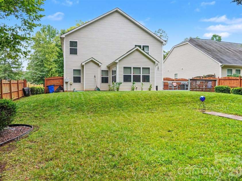 5510 Samuel Neel Road, Charlotte, NC 28278.  MLS# CAR4402149, YatesRealty ID 38176. 