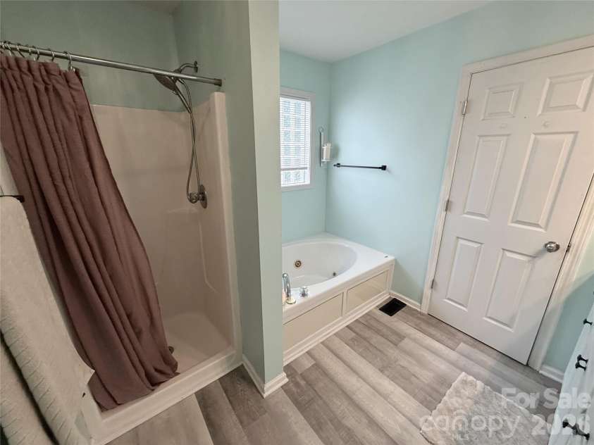 106 Quarry Way, Salisbury, NC 28146.  MLS# CAR4405112, YatesRealty ID 38177. Primary bathroom