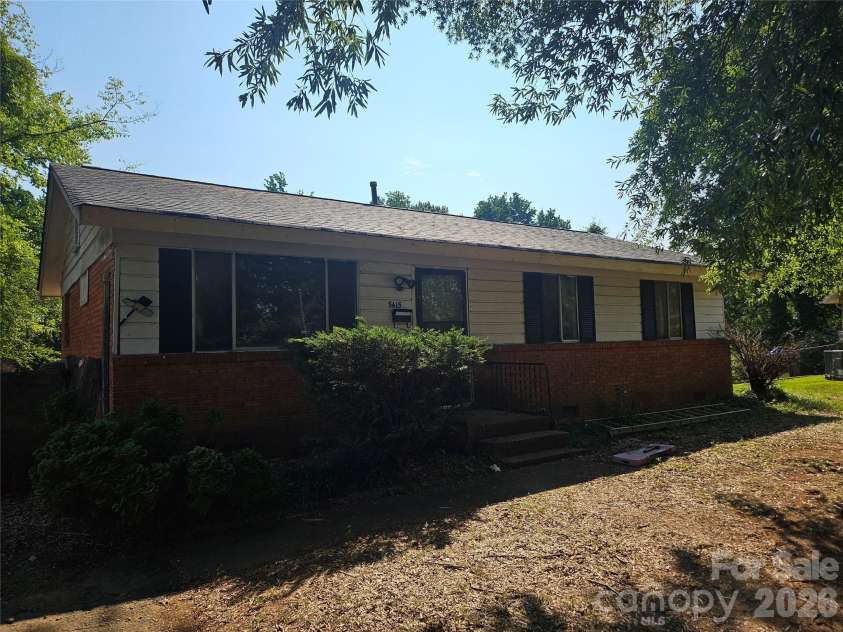 5415 Dennis Court, Charlotte, NC 28213.  MLS# CAR4400471, YatesRealty ID 38178. 